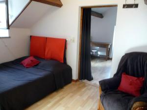 Maisons de vacances Gite La Cresse, 4 pieces, 6 personnes - FR-1-601-400 : photos des chambres