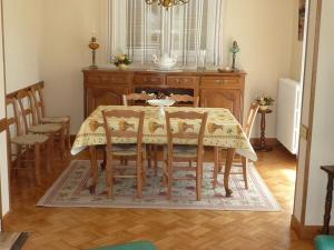 Maisons de vacances Gite Montbazens, 5 pieces, 8 personnes - FR-1-601-388 : photos des chambres