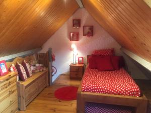 Maisons de vacances Gite Laguiole, 2 pieces, 5 personnes - FR-1-601-418 : photos des chambres