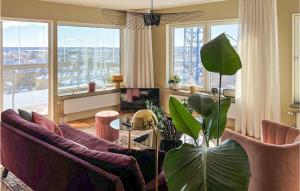 3 Bedroom Lovely Apartment In Uppsala