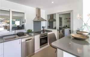 2 Bedroom Gorgeous Apartment In Altea