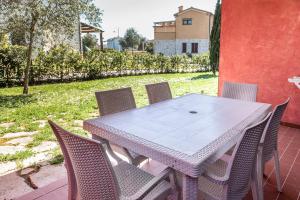 M347 - Marcelli, comodo trilocale nuovo con piscina e giardino