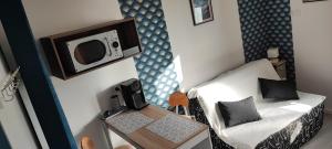 Appartements Studio lumineux en Rdc Le Petit Colbert : photos des chambres