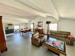 Residence ANTONIA Appartements avec piscine commune - centre ville Calvi : photos des chambres