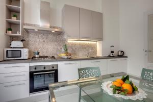 Magenta Apartment by Mamo Florence