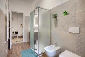 Magenta Apartment by Mamo Florence