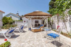 Stunning Villa with pool by Costarentals - Ref 30