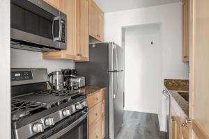 Kips Bay 1br w doorman wd nr East River NYC-980