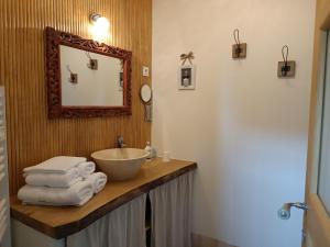 B&B / Chambres d'hotes La Grange de Moisey : Chambre Double avec Salle de Bains Privative