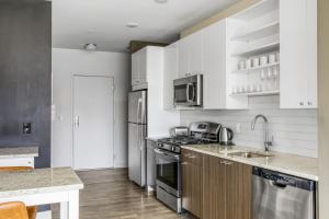 E Cambridge 2BR w Gym WD nr Lechmere T BOS-636