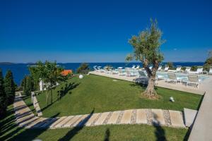 Golden Rays Luxury Villas & Apartments 