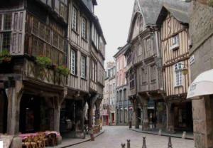 Appartements Appartement en plein coeur historique de Dinan : photos des chambres