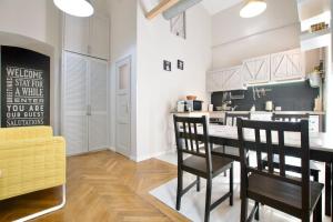 Standard Apartment by Hi5 - Bright central place (269)