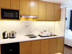 FREE PARKING Basement, 50mbps Wifi Netflix 55 inches TV