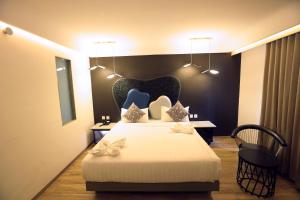 Humming Bird Hotel & Banquet