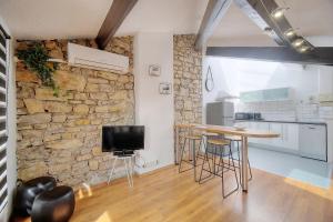 Le Mika - Calme Elégant - VCA