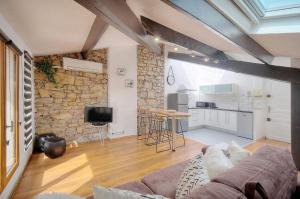 Le Mika - Calme Elégant - VCA