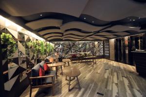 Humming Bird Hotel & Banquet