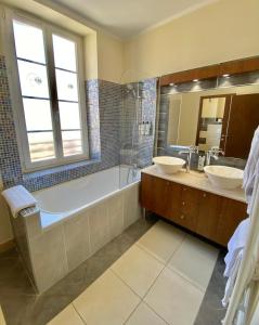 Hotels Hotel La Falaise : Chambre Deluxe Double ou Lits Jumeaux