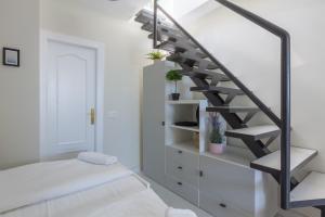 Modern sea view rooftop by Costarentals - Ref 116