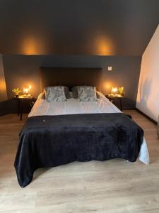 Maisons de vacances GITE LA TOURELLE AVEC PISCINE chauffee - 5 mn de la mer et Cabourg : photos des chambres