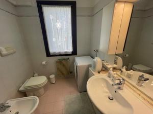 Trilocale vista mare con 2 bagni nel centro storico - Agenzia Cocal