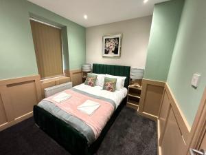 Strawberry Fields Suite by Sasco Apartments