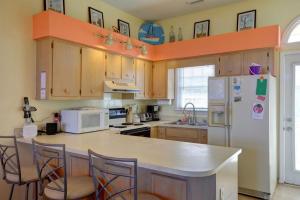 Toadally Relaxin Townhouse