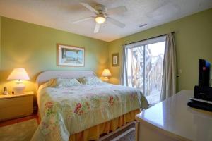 Toadally Relaxin Townhouse