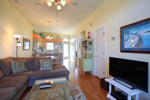 Toadally Relaxin Townhouse