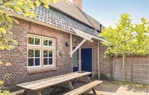2 Bedroom Awesome Home In Loon Op Zand
