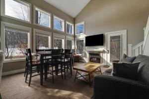 690 Disciples Village Condo