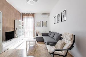 GuestHost - Florence Modern & Bright Apartment!