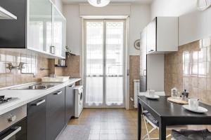 GuestHost - Florence Modern & Bright Apartment!