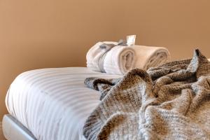 Khione Apartment by Mamo Florence