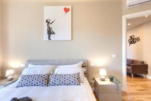 Khione Apartment by Mamo Florence