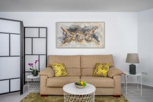 Apt Torreblanca with Pool by Costarentals - Ref 10