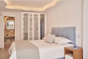 Standard Double or Twin Room with Sea View room in Paradise View Hotel