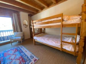 Chalets Chalet Savoyard avec Cheminee et Parking a Samoens - FR-1-624-80 : photos des chambres