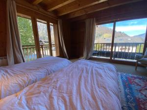 Chalet Savoyard À Samoëns Avec Cheminée Et WiFi - FR-1-624-80