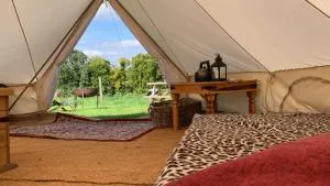 Home Farm Radnage Glamping Bell Tent 5, with Log Burner and Fire Pit - Chinnor