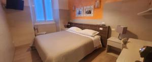 Doppel- oder Zweibettzimmer