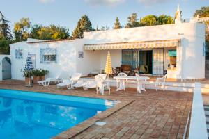 Charming House with Pool in Faro