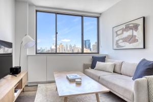 Midtown W 2BR w Gym WD nr Times Sq NYC-898