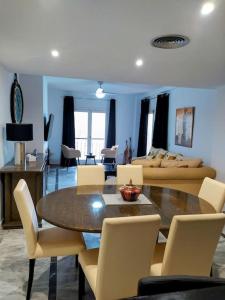 Monte Duquesa - 4 bedroom apt, 3 bathrooms close to Port and Beach, communal pool