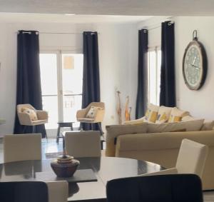 Monte Duquesa - 4 bedroom apt, 3 bathrooms close to Port and Beach, communal pool