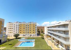 NEW! Apartamento con 2 piscinas, parque infantil, a 1 min de la playa