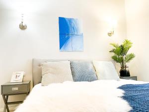 Downtown Deak-Ferris Wheel Luxury Home