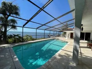 Waterfront Paradise-Heated pool, AMAZING Sunsets! - Whitfield