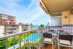 Beachfront seaview apartment in Los Boliches by Costarentals - Ref 141